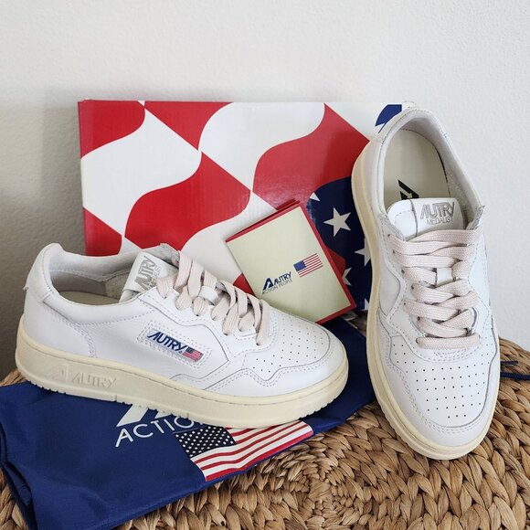 NWT Autry Medalist Low Women's Sneakers 👟 (#233) - Picture 1 of 10